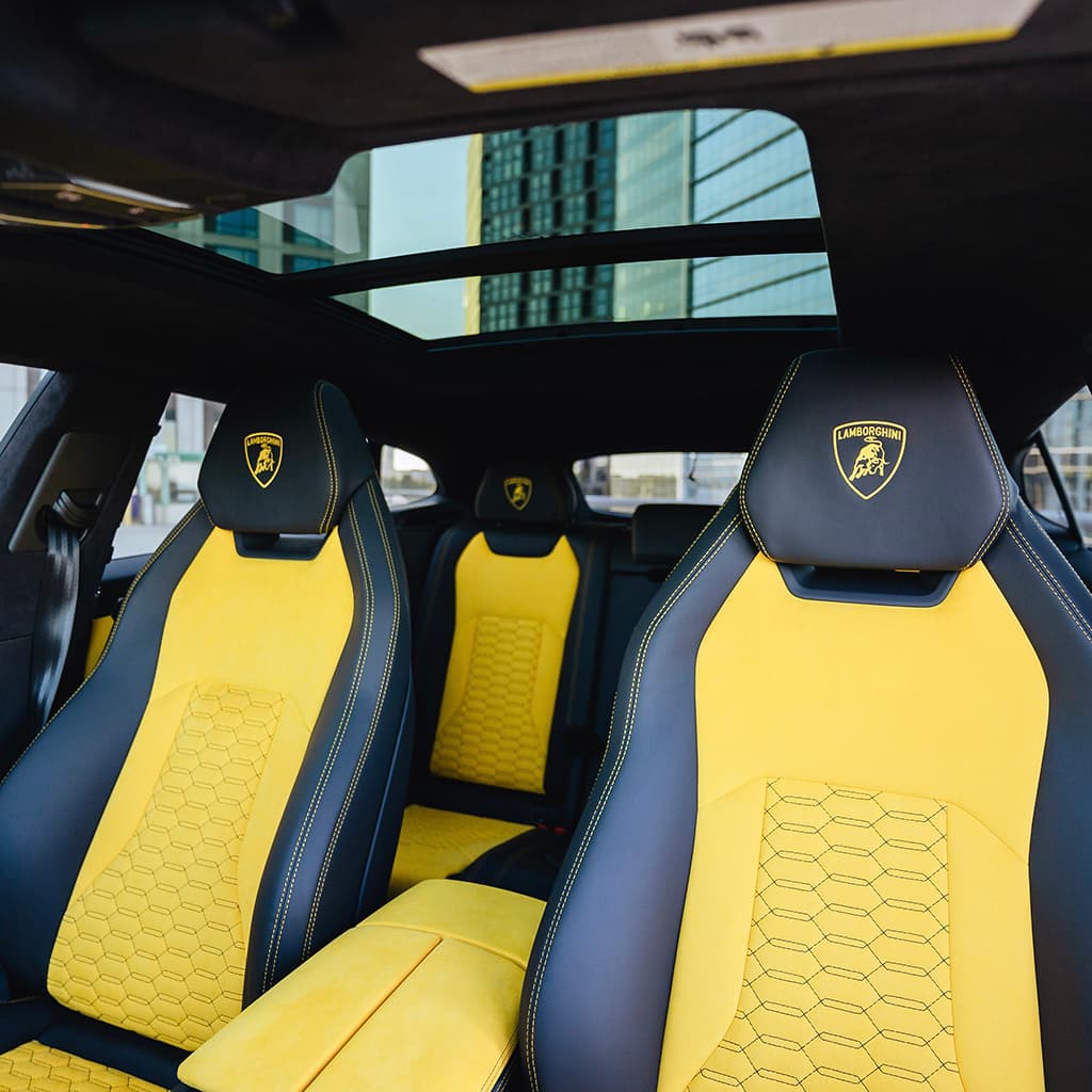 Lamborghini Urus thumbnail 2