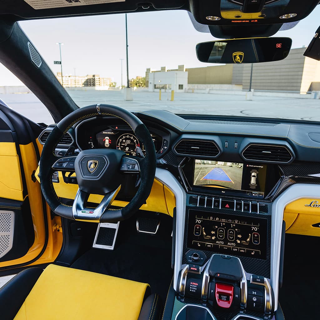 Lamborghini Urus thumbnail 4