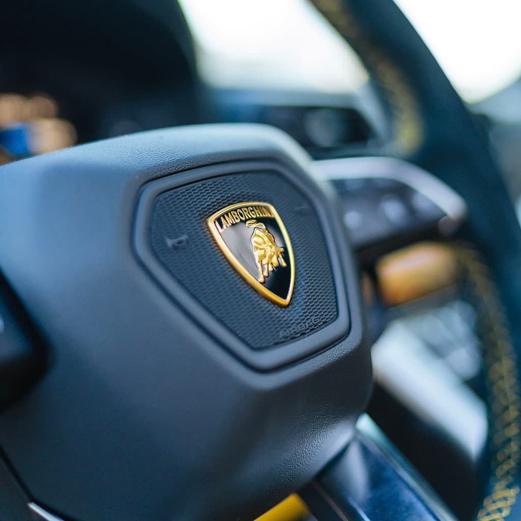 Lamborghini Urus thumbnail 5