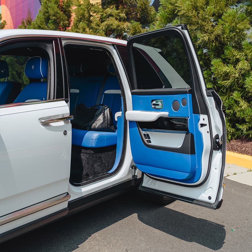 Rolls-Royce Cullinan thumbnail 2