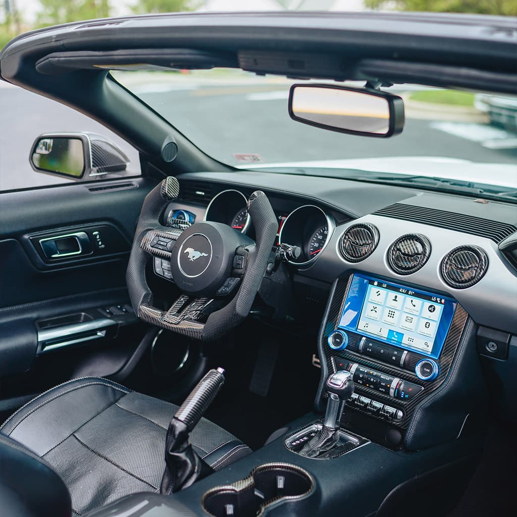 Ford Mustang GT Convertible thumbnail 3