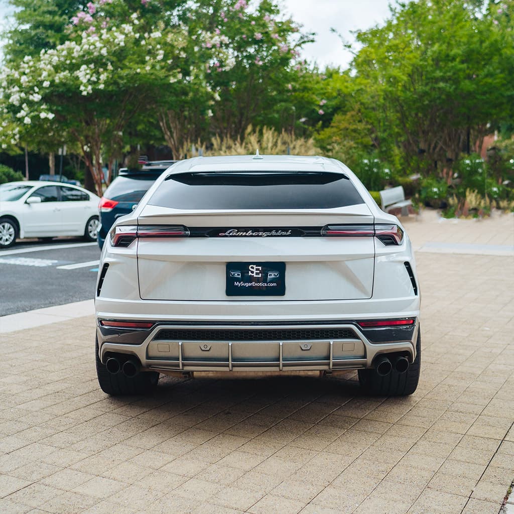 Lamborghini Urus thumbnail 3