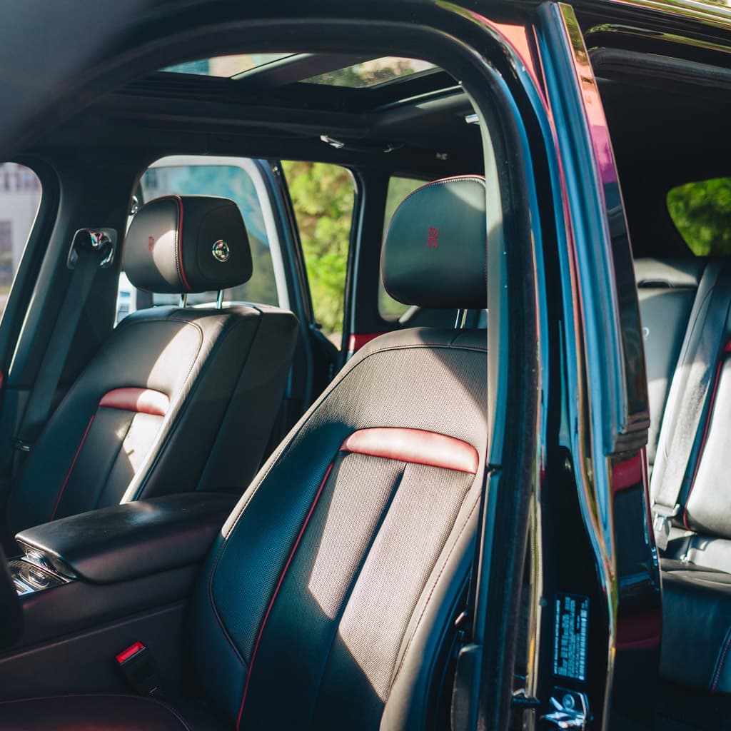 Rolls-Royce Cullinan Black Badge thumbnail 5