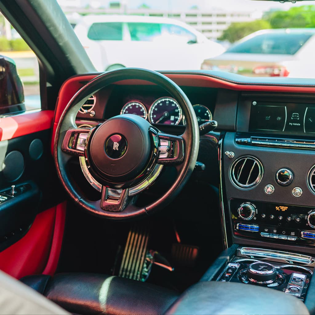 Rolls-Royce Cullinan Black Badge thumbnail 4