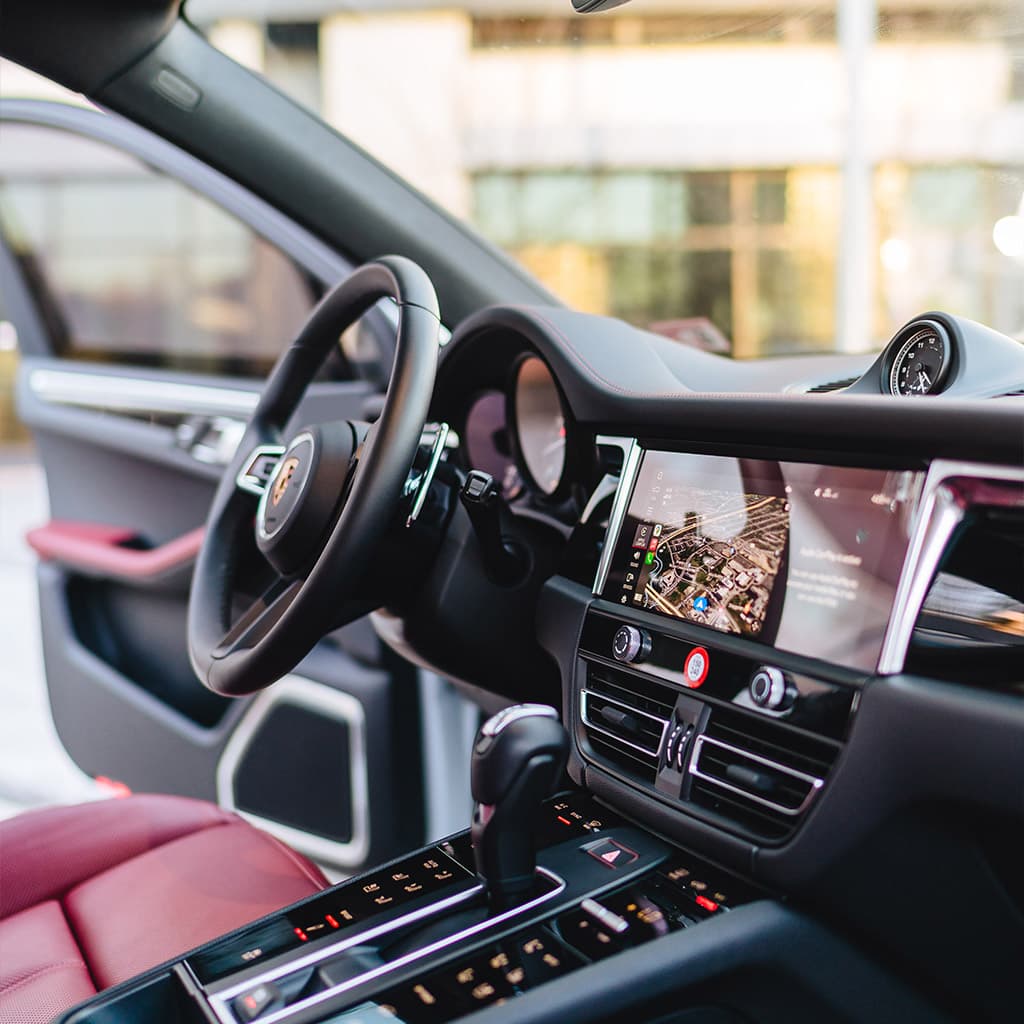 Porsche Macan S thumbnail 2