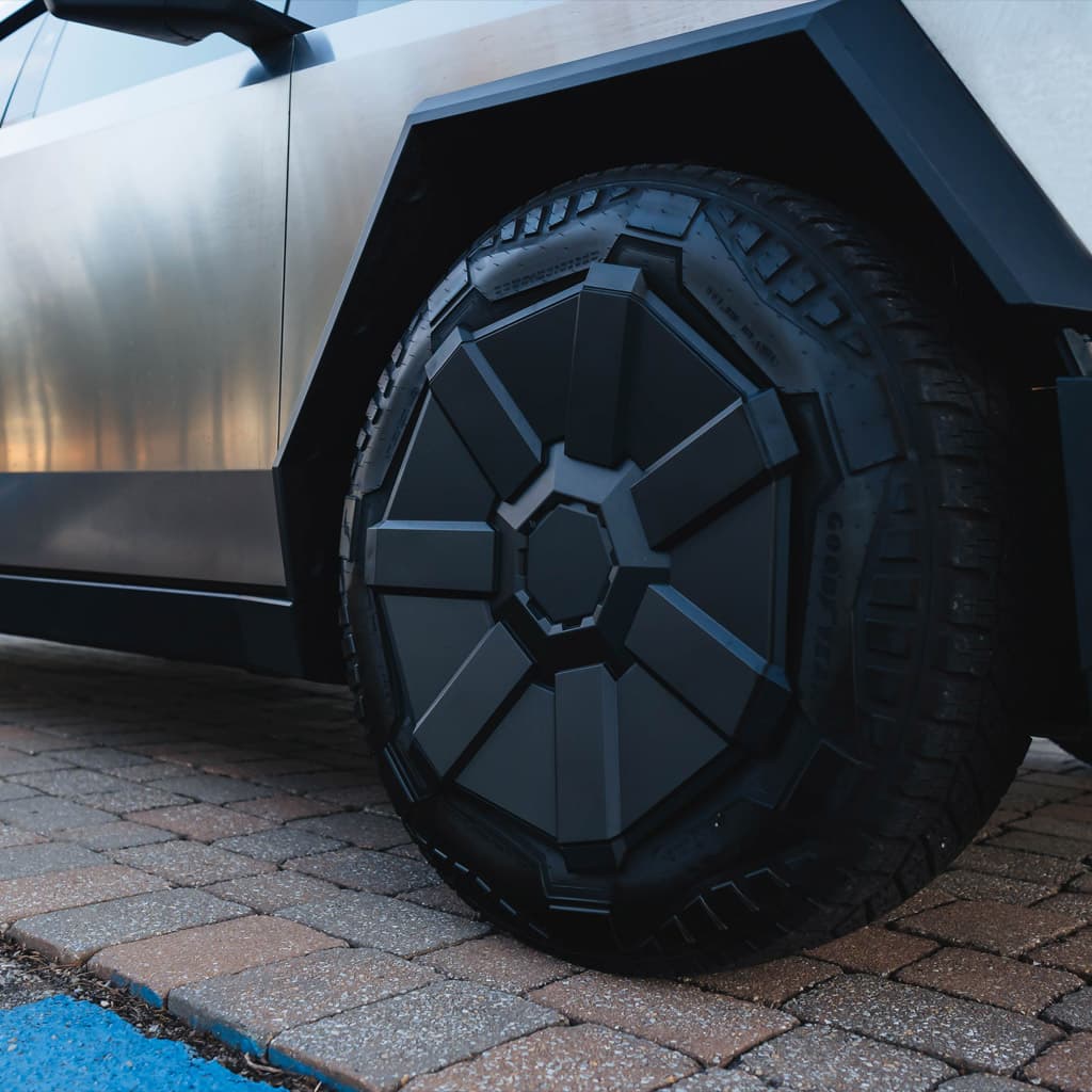 Tesla Cybertruck AWD thumbnail 5