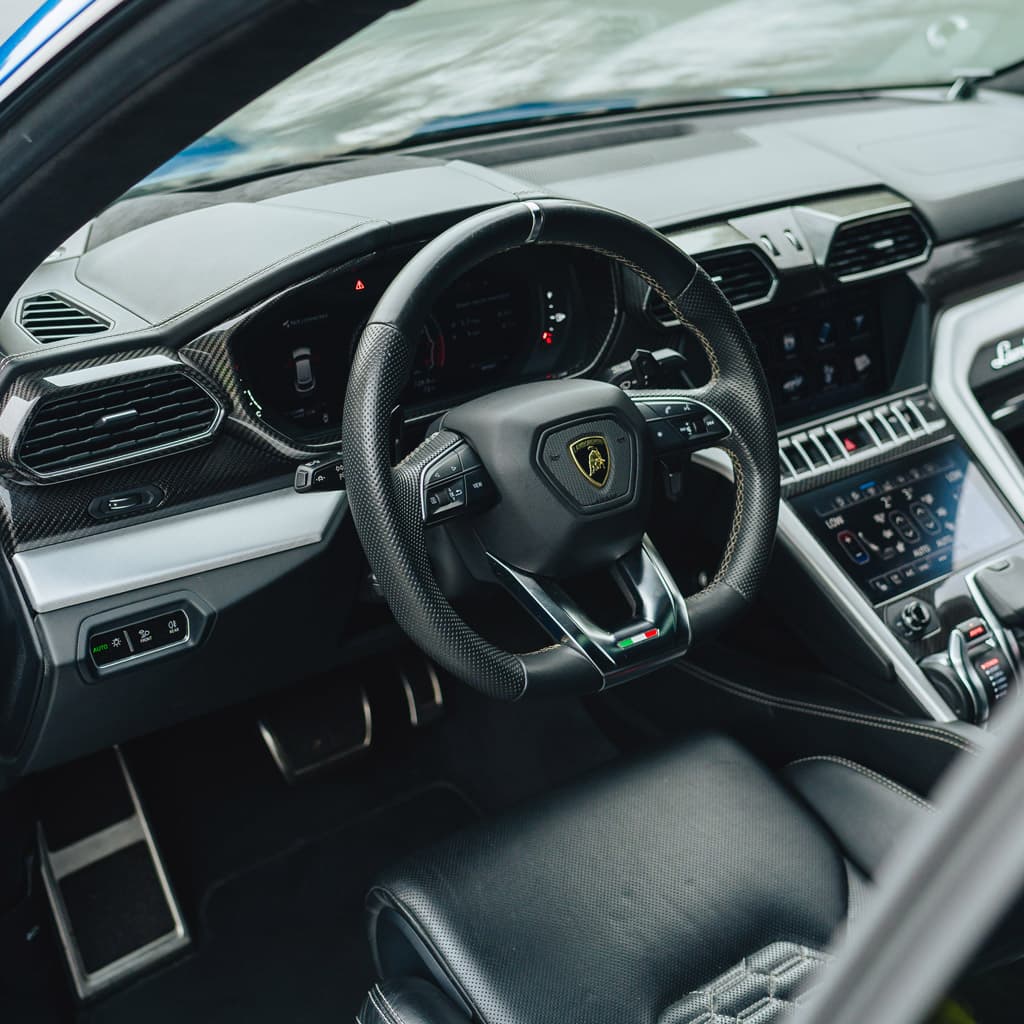 Lamborghini Urus thumbnail 4