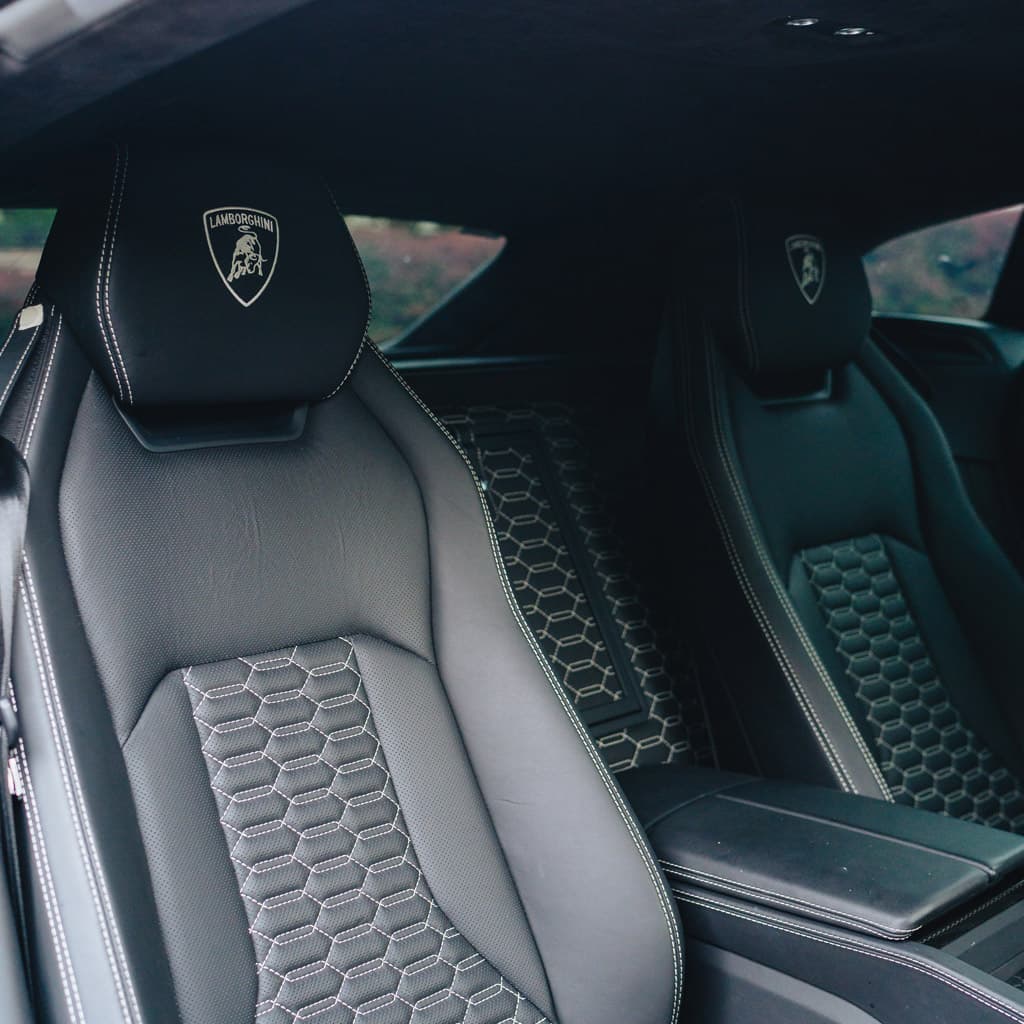 Lamborghini Urus thumbnail 5